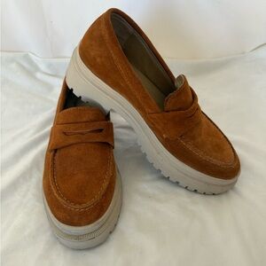 Patina Zoe Suede Loafers Size 8.5 Fawn Brown Portland Leather Lug Soles